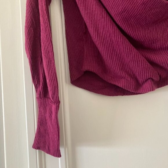 NWT We The Free Hold Me Close Pullover Razzy Jazzy Sz XS - Picture 4 of 7